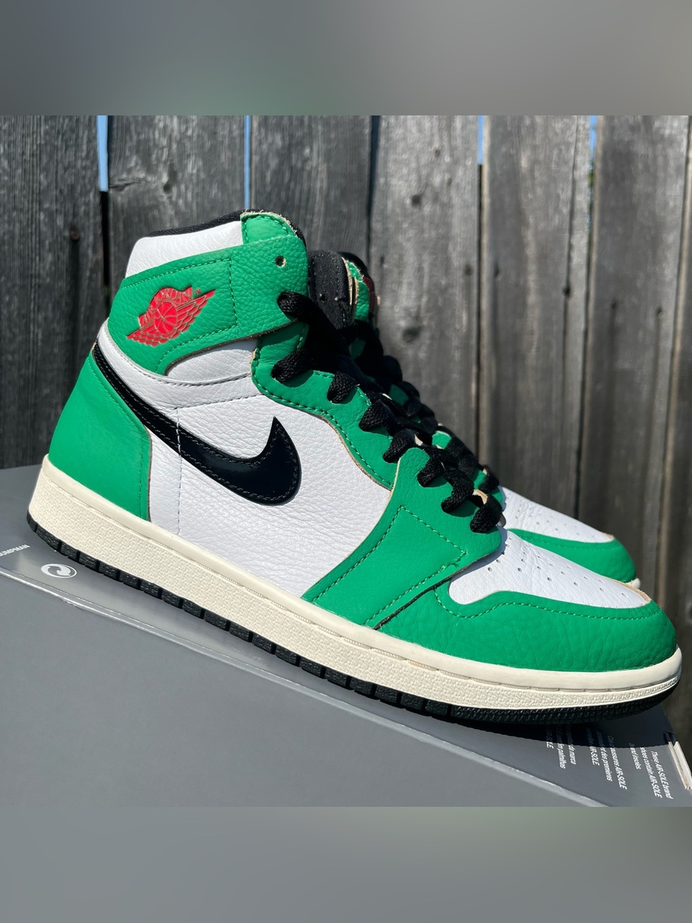 Women Nike air Jordan 1 lucky green size 9